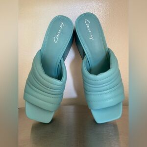 NWT.. WOMENS SAM EDELMAN BABY BLUE SANDALS